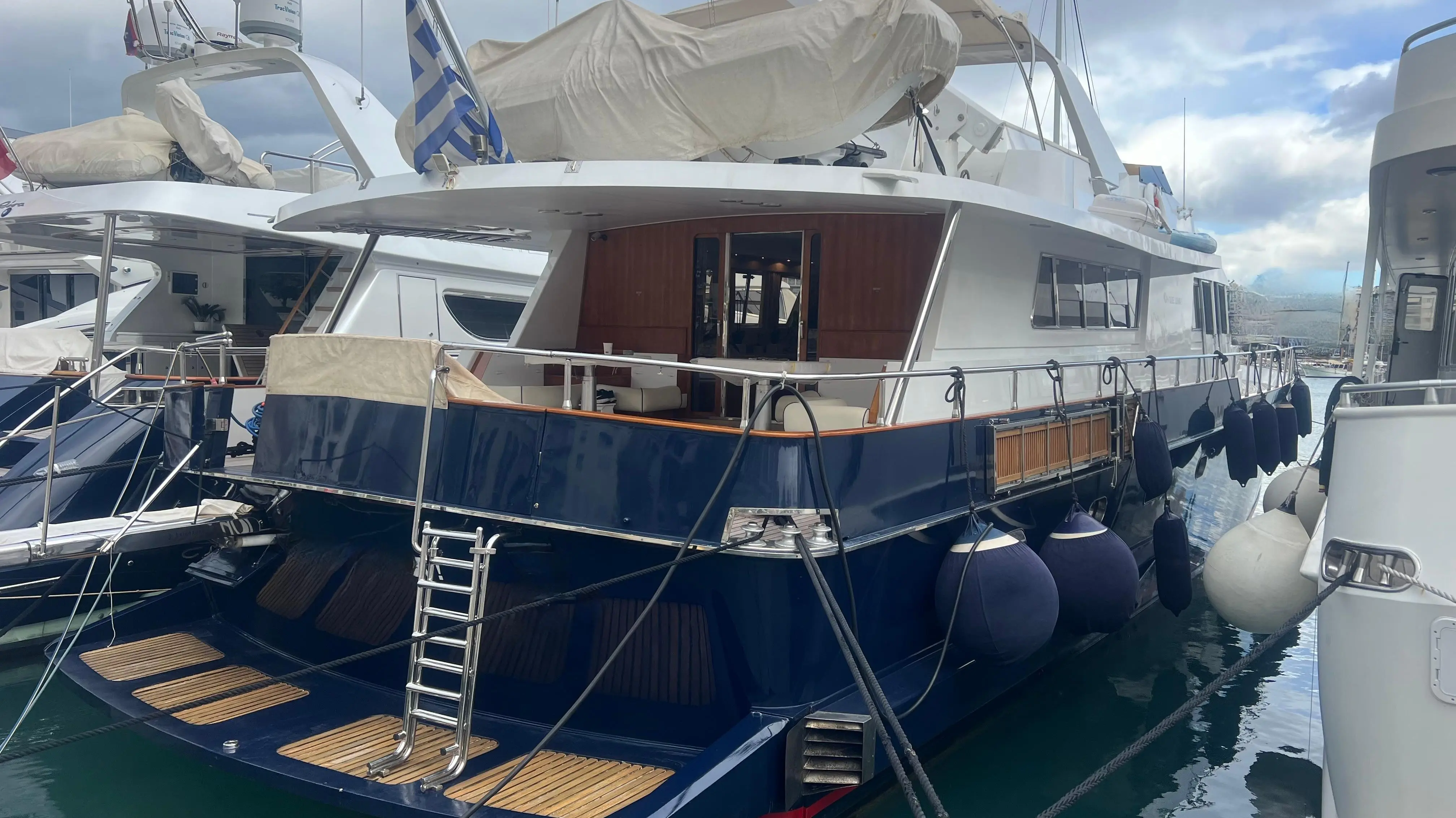 1977 Admiral 27