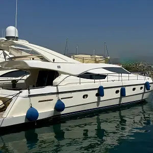 2001 Ferretti Yachts 620