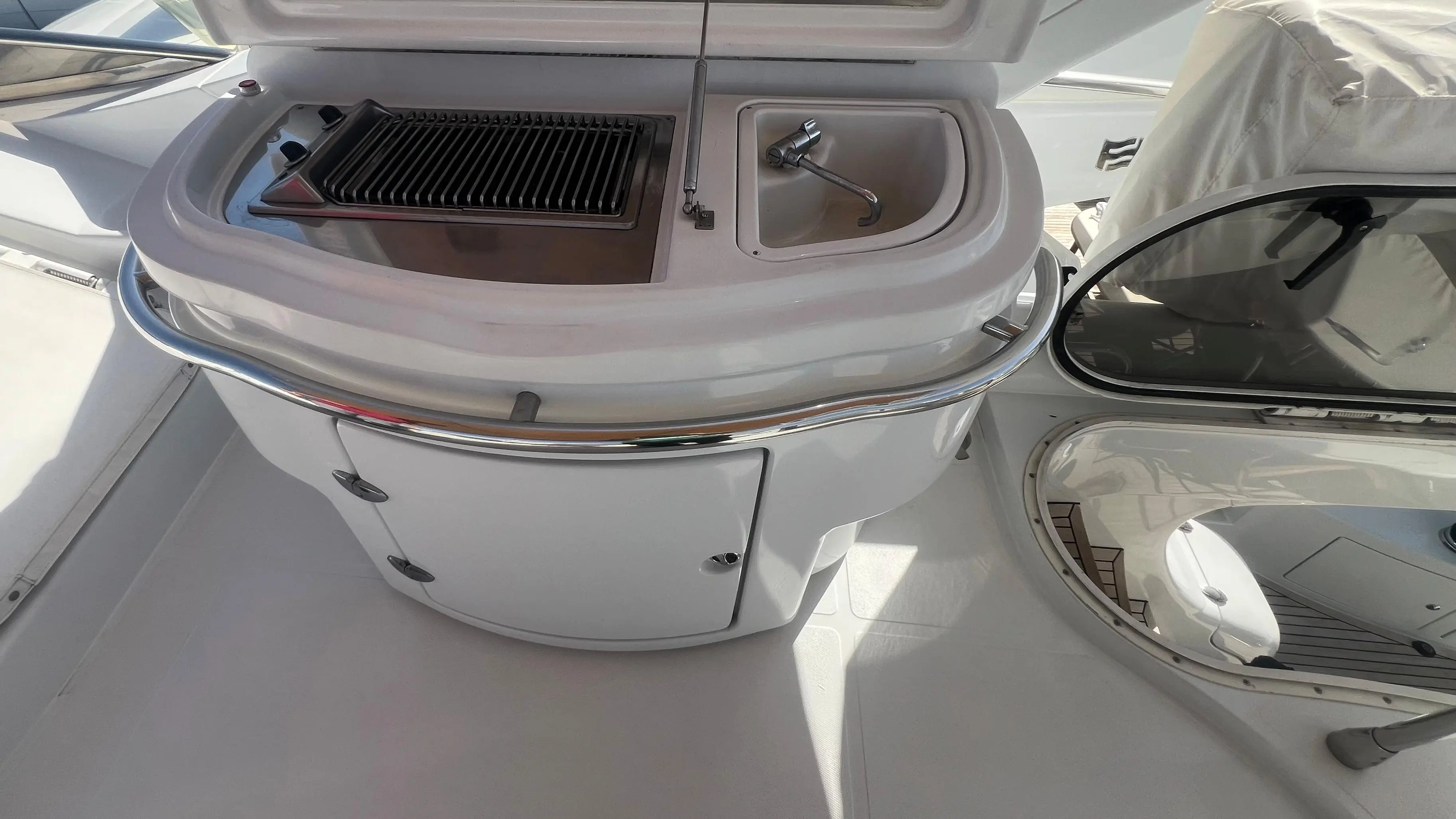 2003 Azimut 68 plus