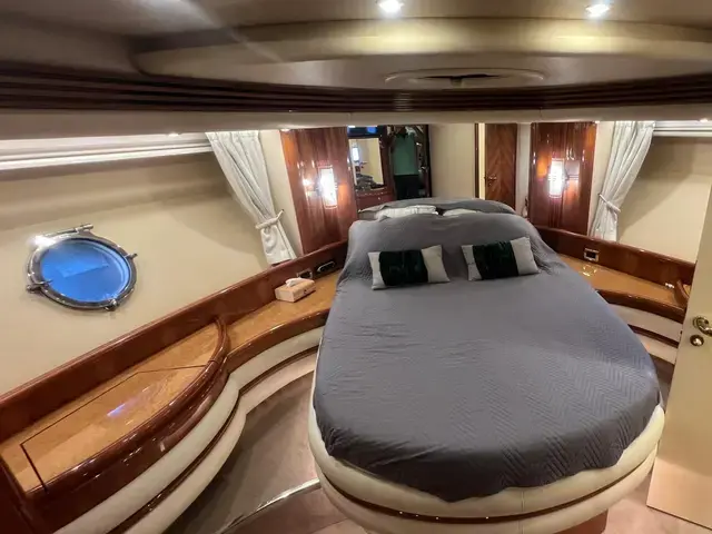 Azimut 68 Plus