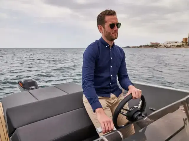 Rand Boats PLAY 24 Outboard