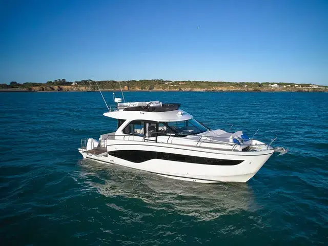 Beneteau Antares 12 Outboard