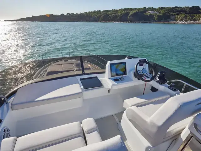 Beneteau Antares 12 Outboard