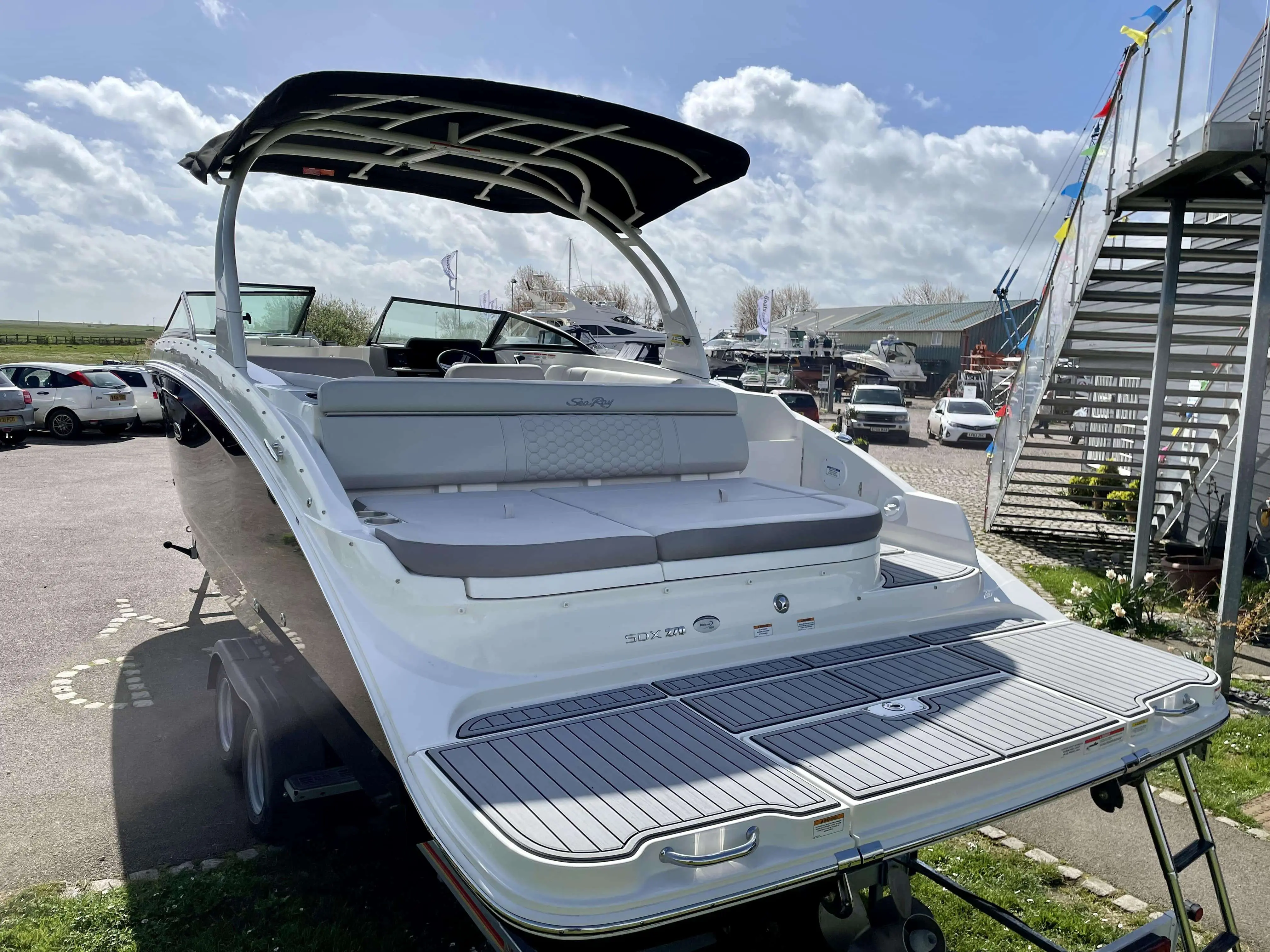 2024 Sea Ray 270 sdxe