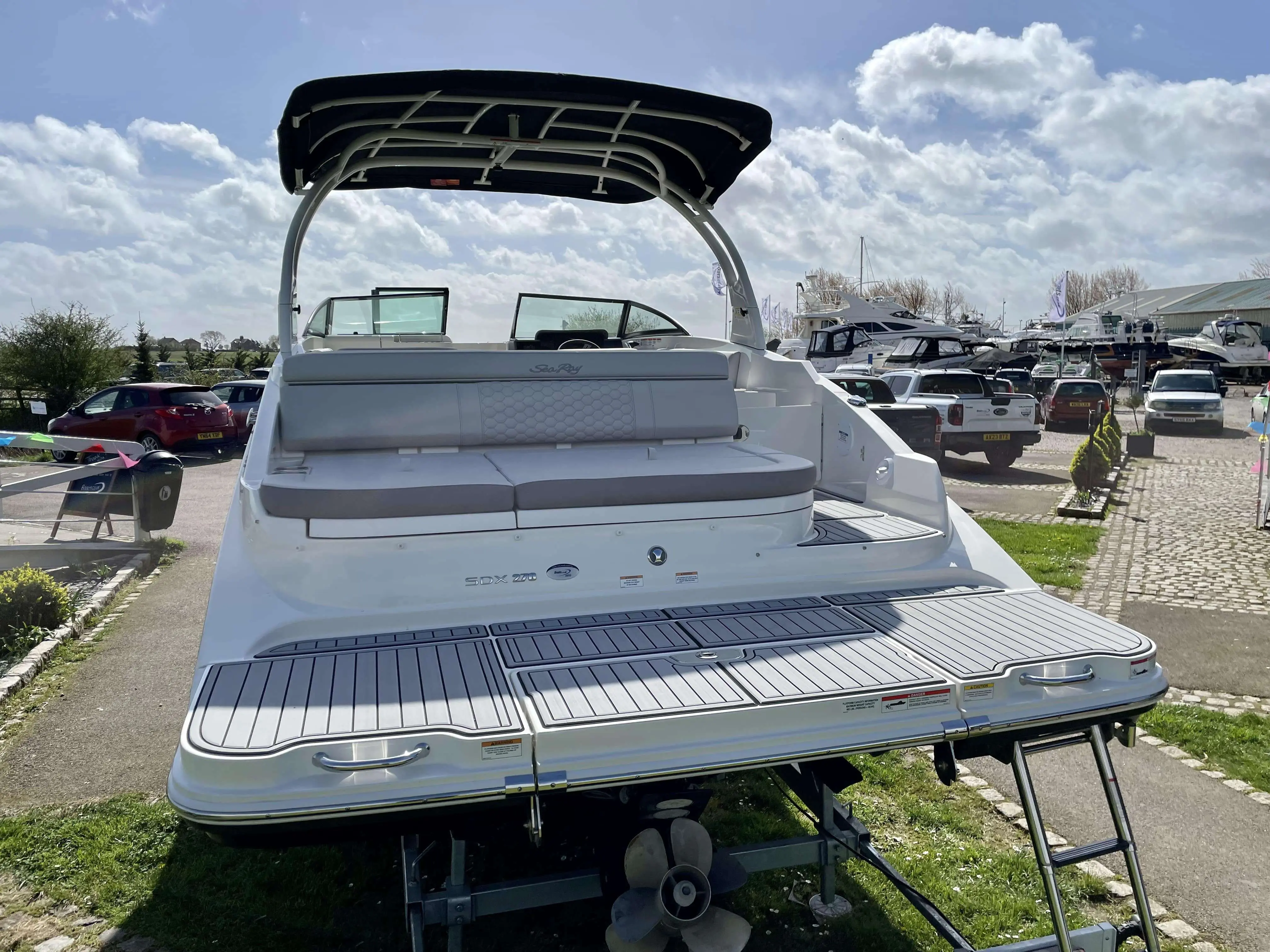 2024 Sea Ray 270 sdxe