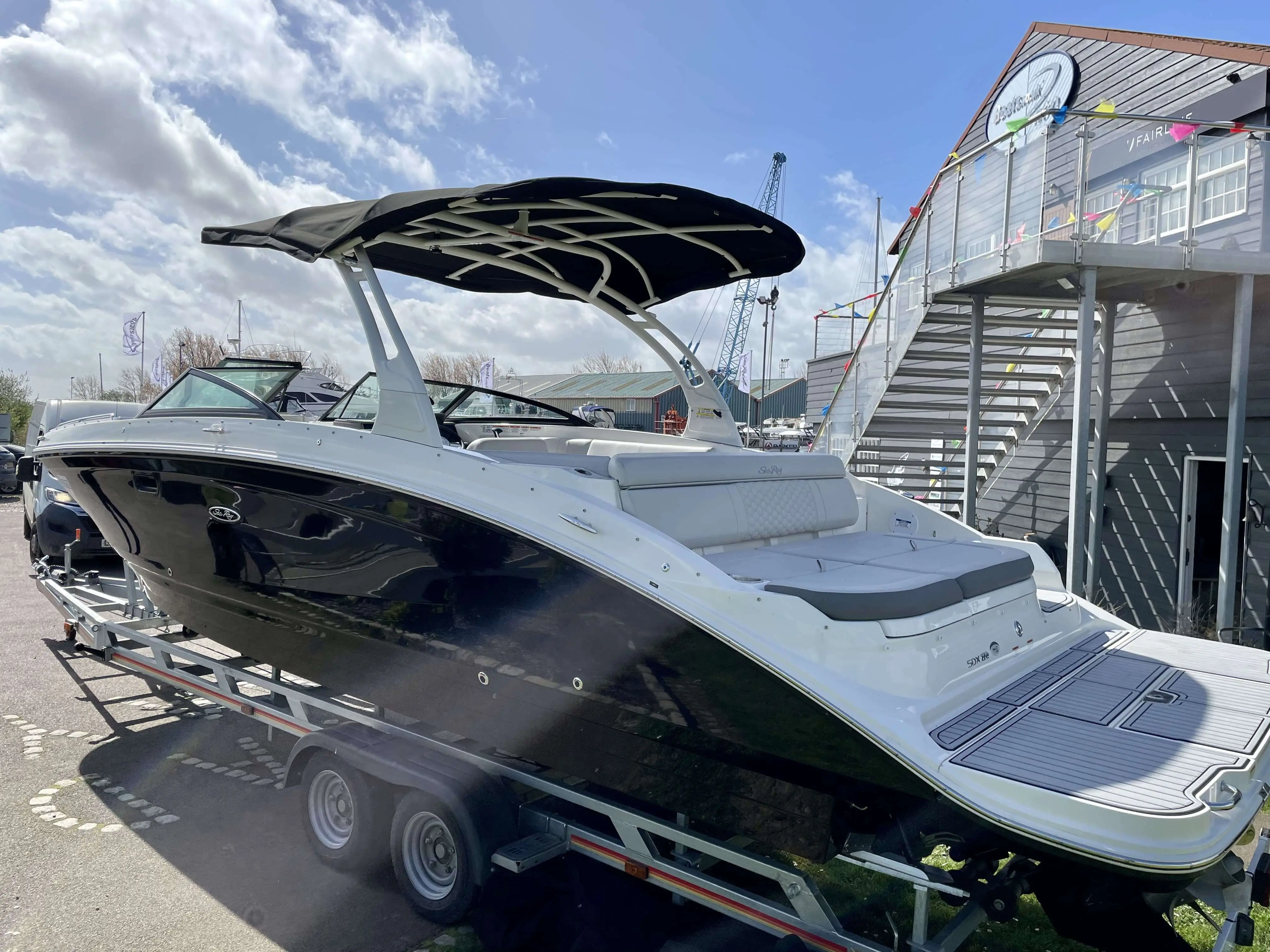 2024 Sea Ray 270 sdxe