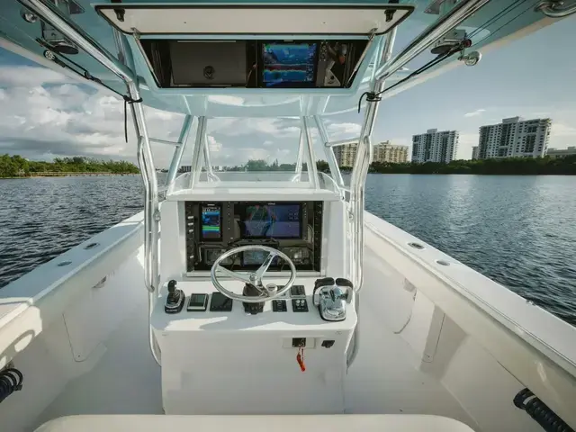 Bahama 41 Center Console