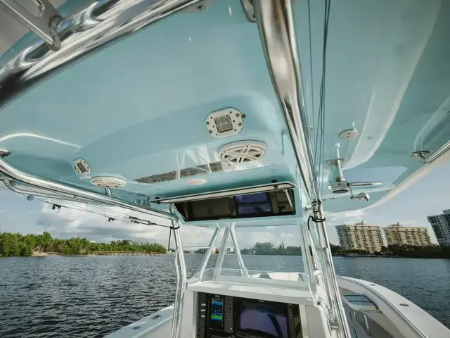 Bahama 41 Center Console