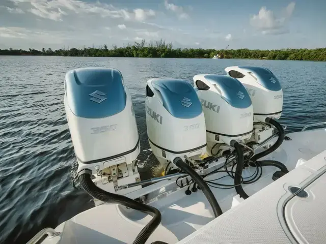 Bahama 41 Center Console