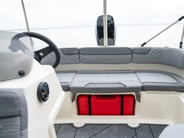 Bayliner M 15