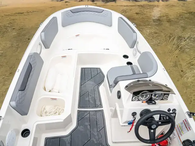 Bayliner M 15