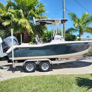 2021 Tidewater Boats 210 LXF