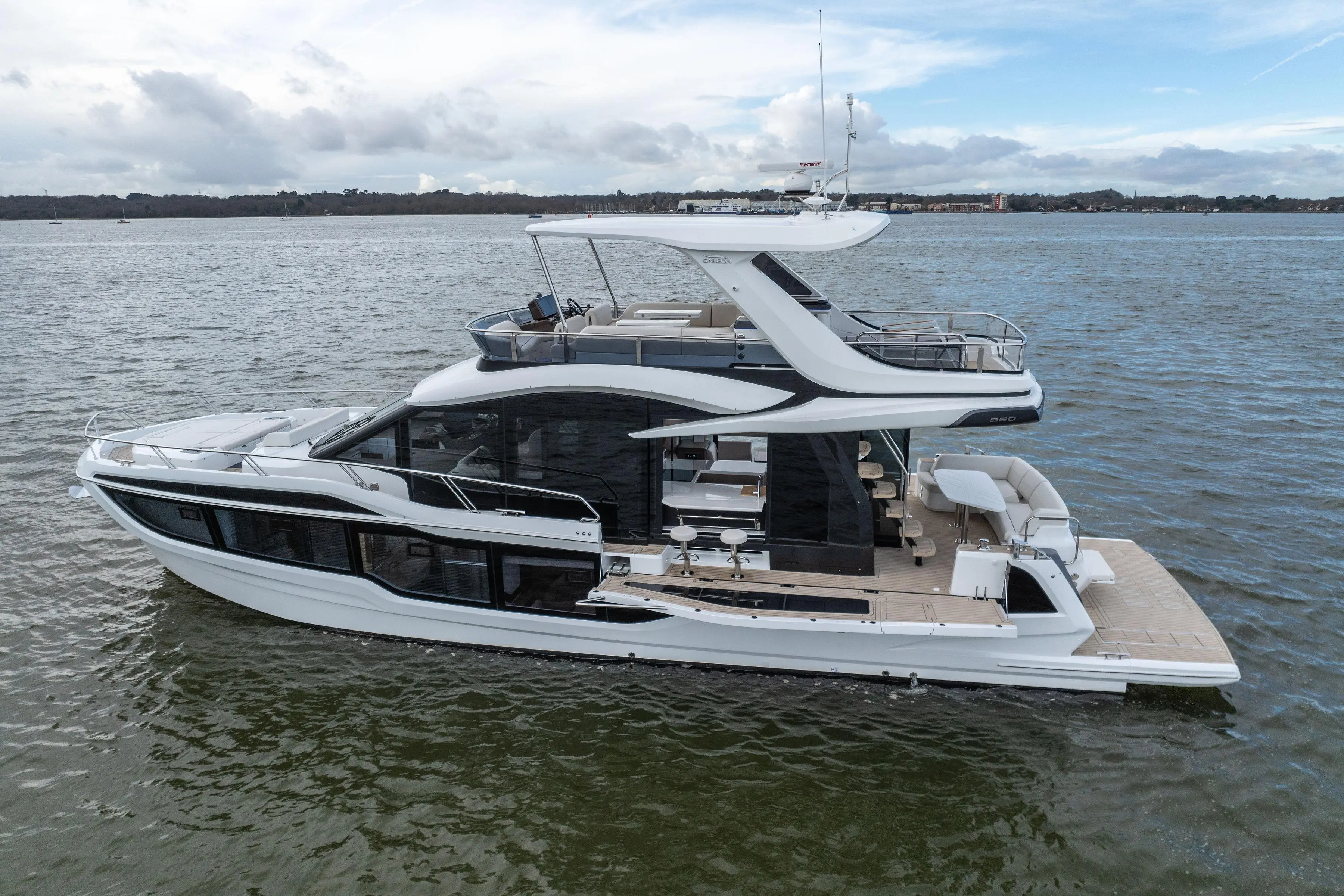 2024 Galeon 560 fly