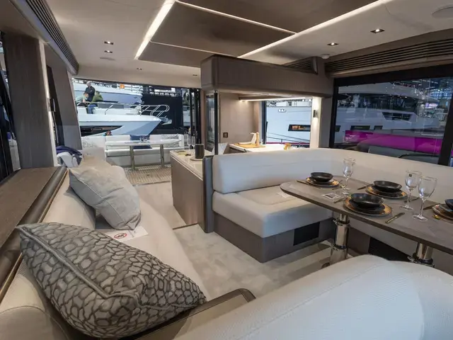 Galeon 560 Fly