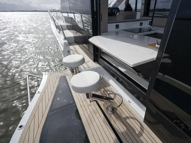 Galeon 560 Fly