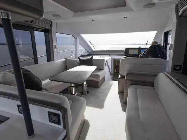 Galeon 560 Fly