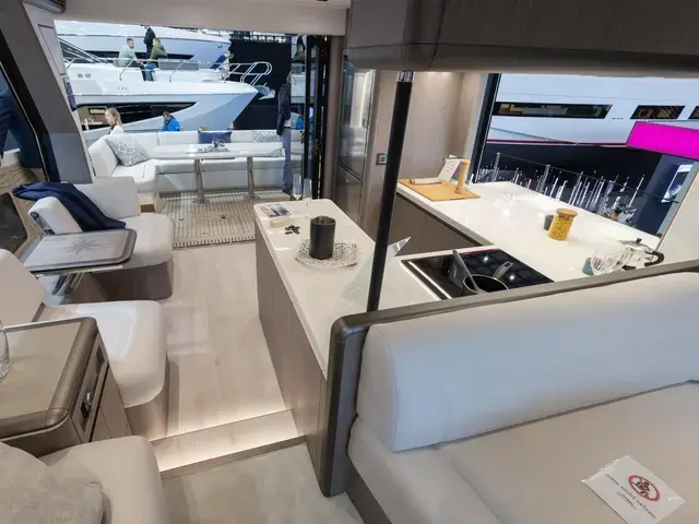 Galeon 560 Fly