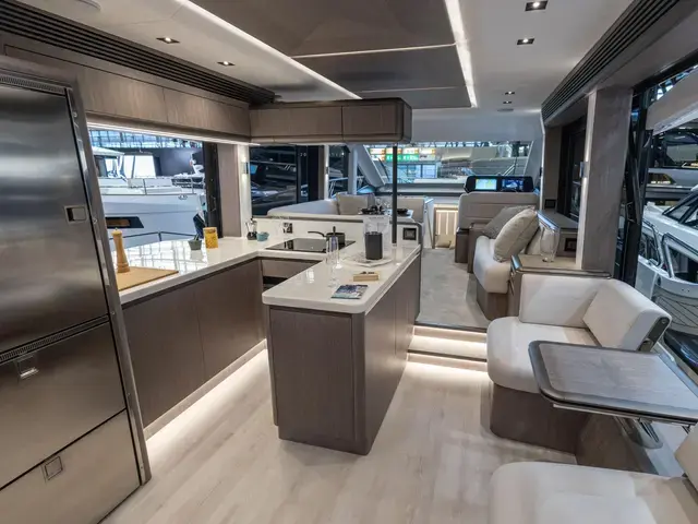 Galeon 560 Fly