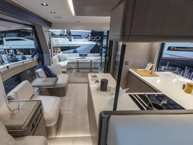 Galeon 560 Fly