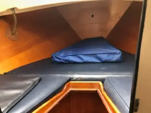 Offshore Yachts Halcyon Clipper 27