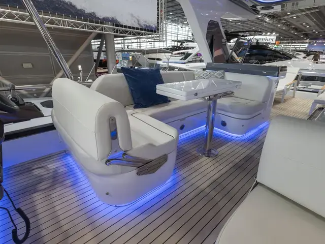 Galeon 560 Fly