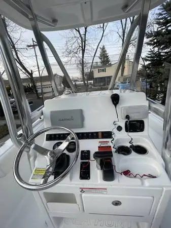 2016 Sea Hunt 225 ultra