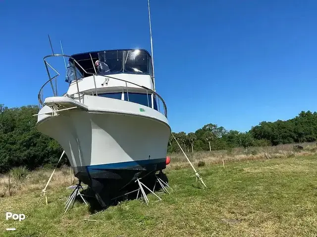 Ocean Yachts 40+2 Flying Bridge Trawler