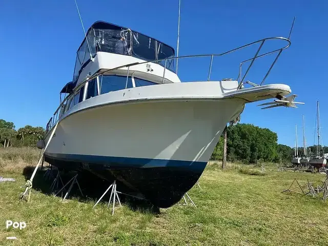 Ocean Yachts 40+2 Flying Bridge Trawler