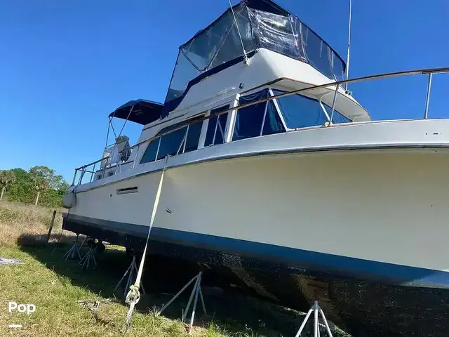 Ocean Yachts 40+2 Flying Bridge Trawler