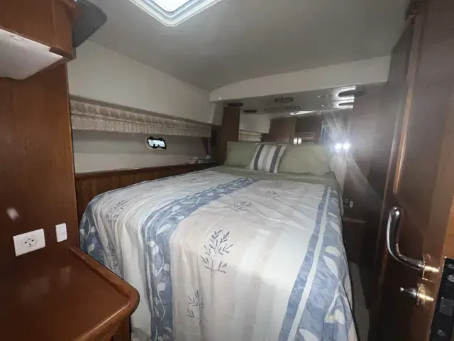 Riviera 48 Flybridge