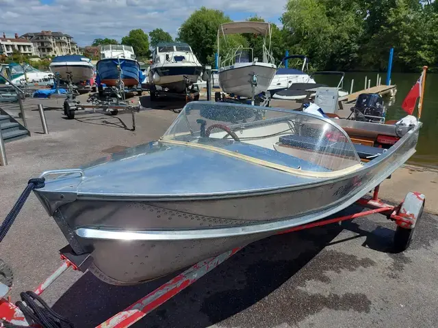 Pearly Miss Aluminium Classic Speed Boat