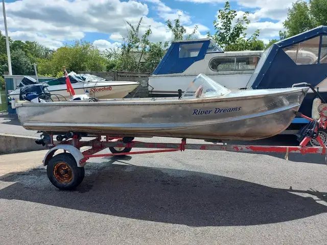 Pearly Miss Aluminium Classic Speed Boat