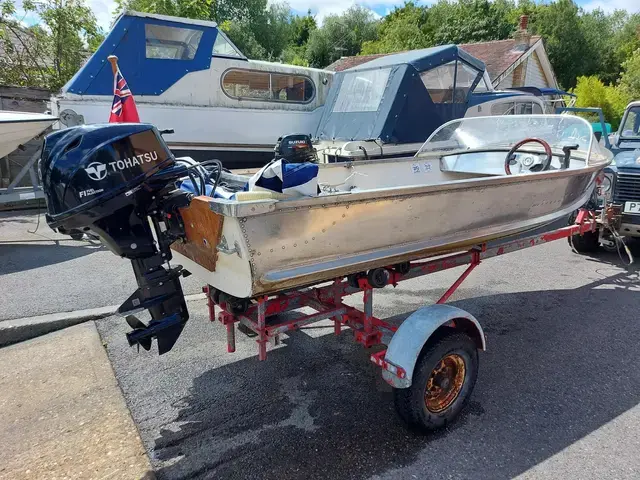 Pearly Miss Aluminium Classic Speed Boat