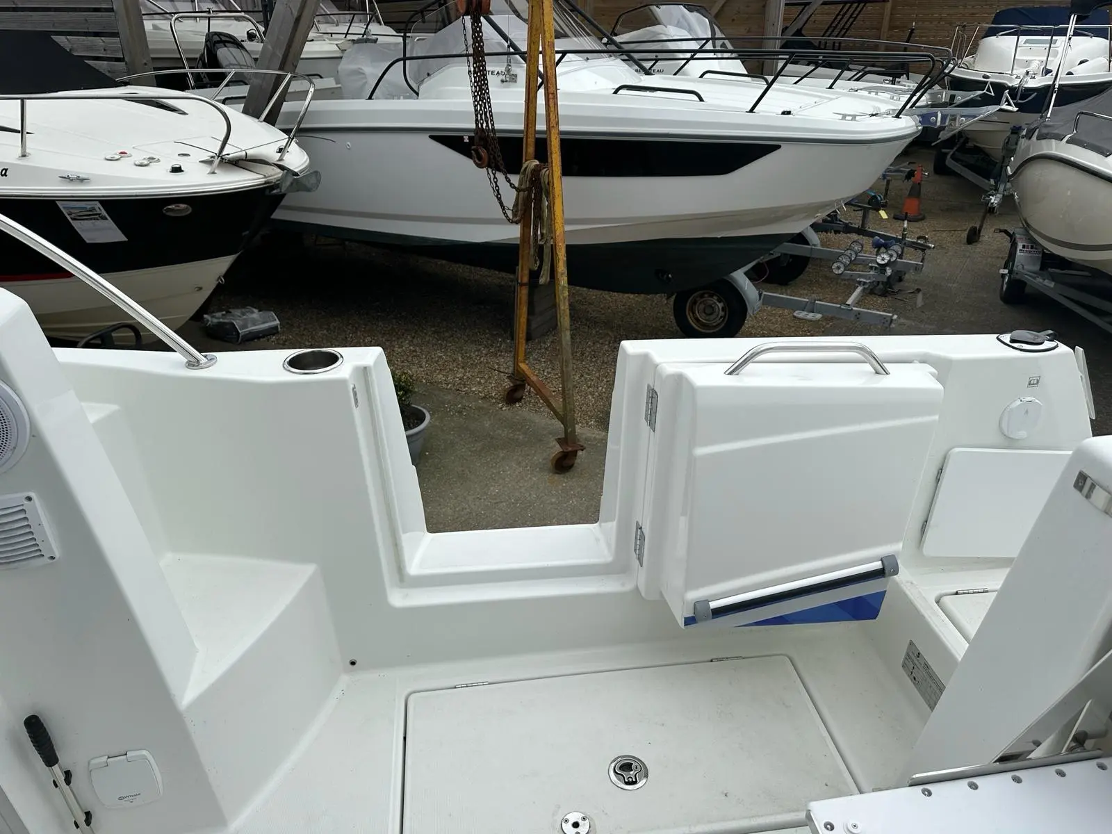 2022 Beneteau antares 8 v2 outboard