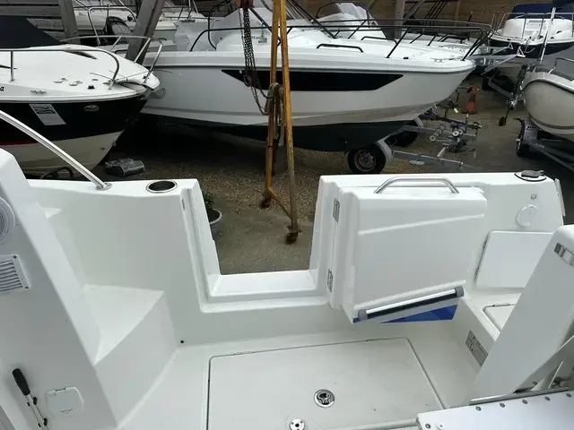 Beneteau Antares 8  V2 Outboard