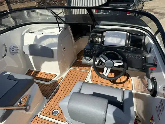 Bayliner Vr5