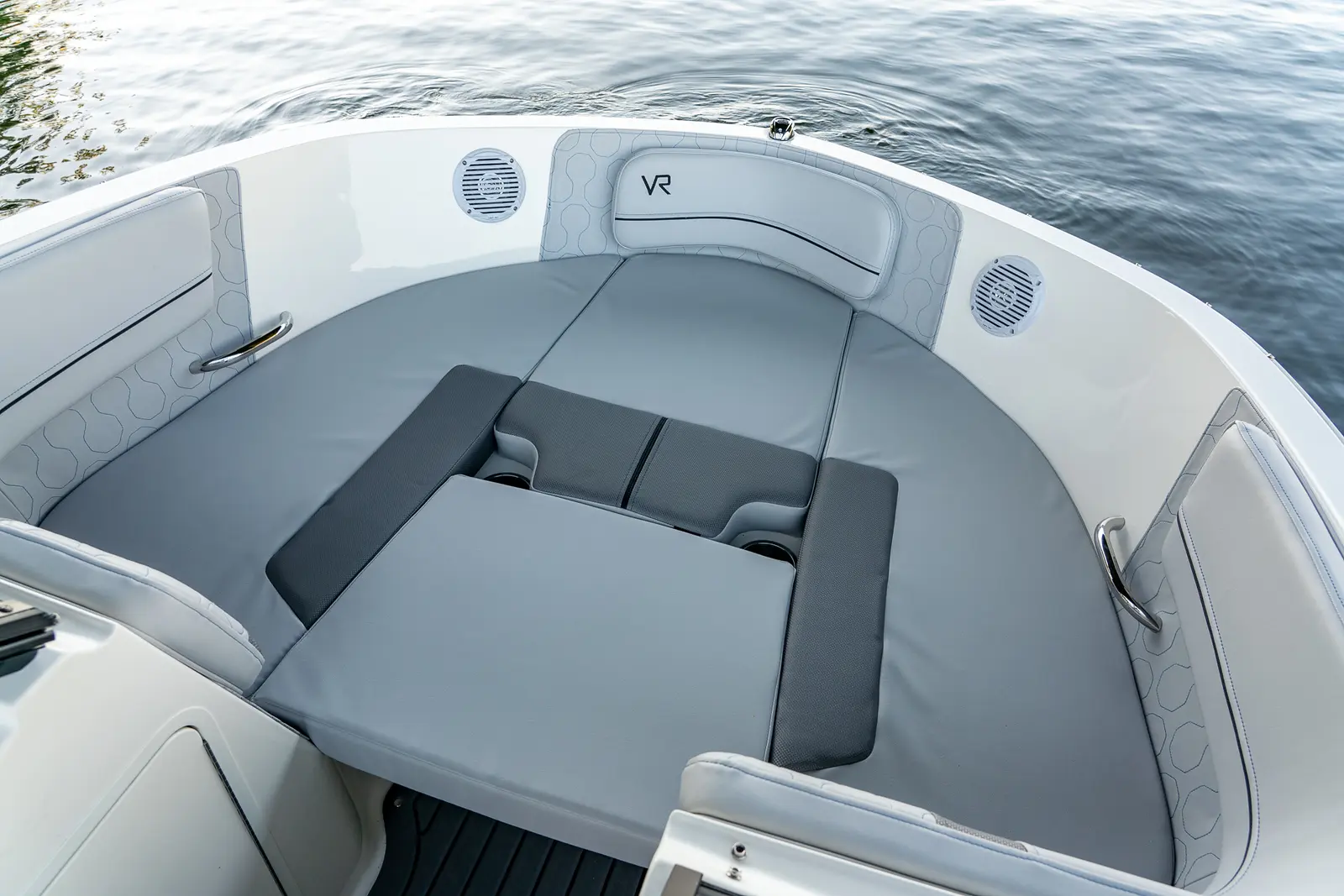 2023 Bayliner vr5