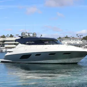 2020 Riviera 6000 Sport Yacht