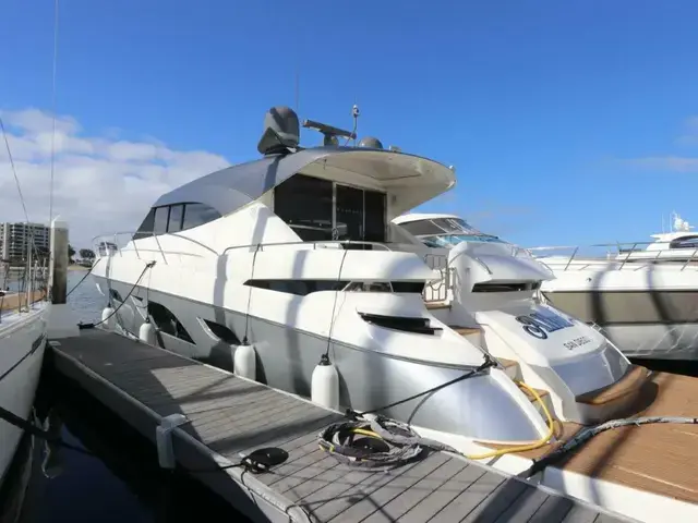 Riviera 6000 Sport Yacht