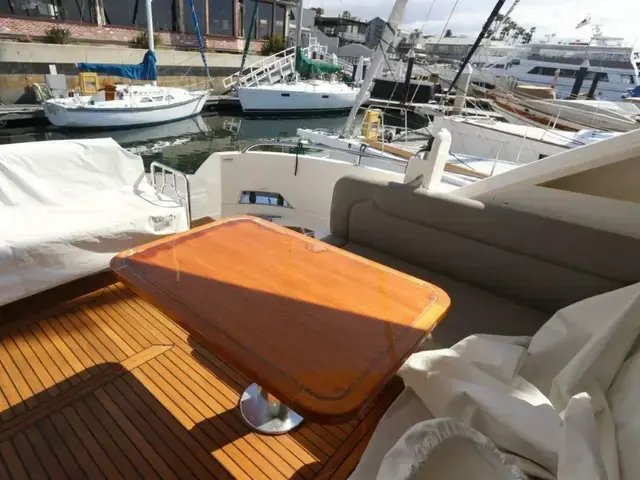 Riviera 6000 Sport Yacht