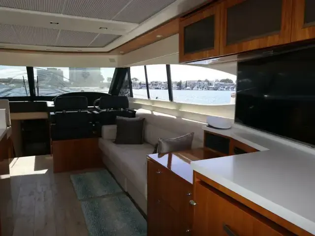 Riviera 6000 Sport Yacht