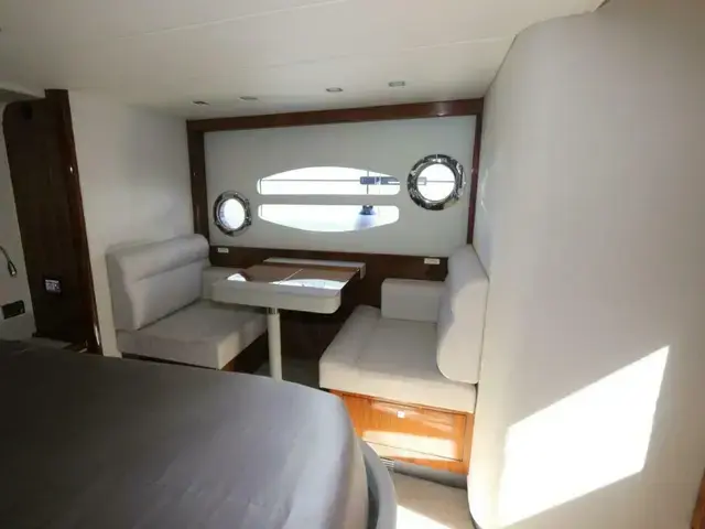 Riviera 6000 Sport Yacht