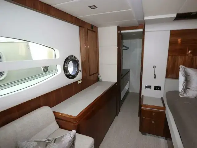 Riviera 6000 Sport Yacht