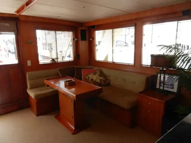 GRAND ALASKAN Raised Pilothouse