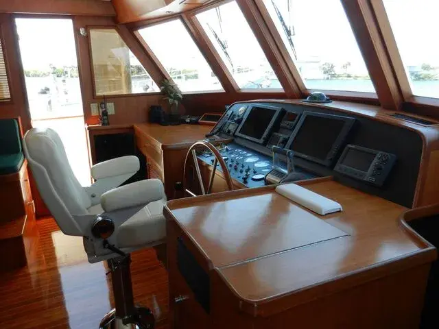 GRAND ALASKAN Raised Pilothouse