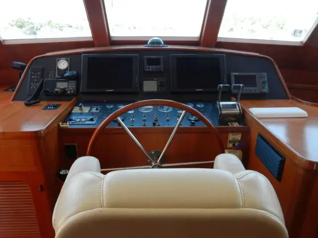 GRAND ALASKAN Raised Pilothouse