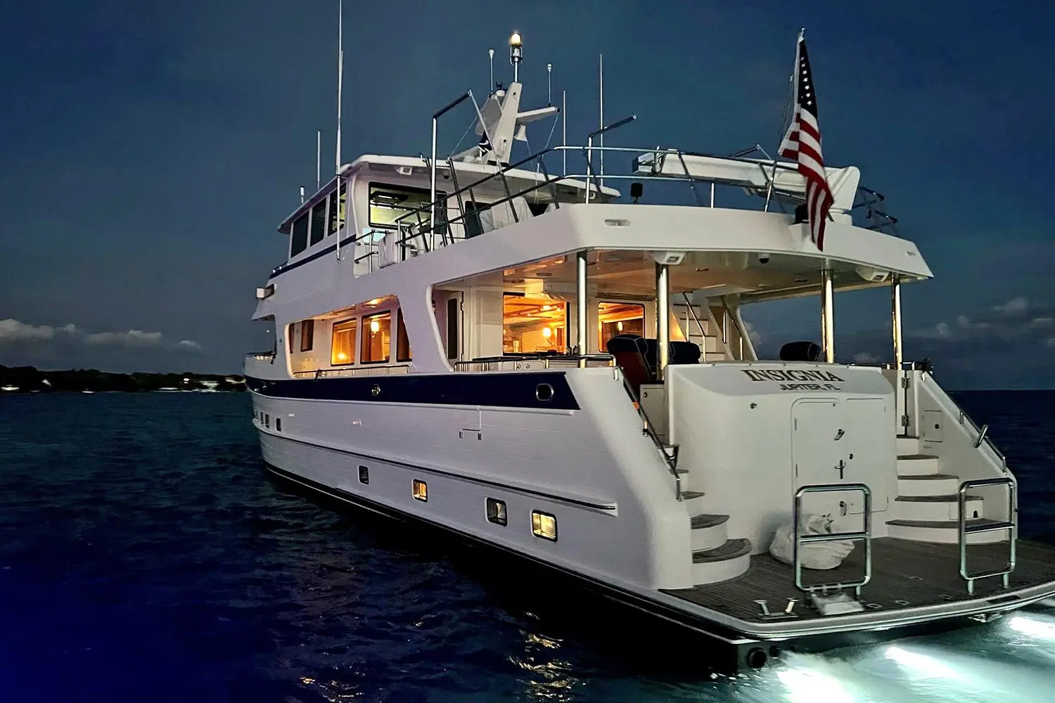 2017 Outer Reef 860 deluxbridge motoryacht