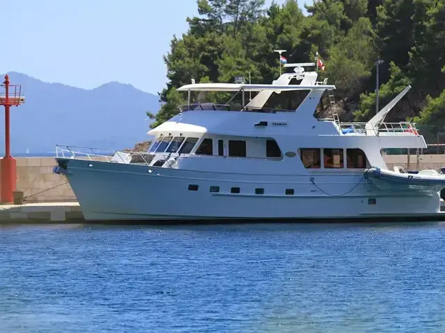 Outer Reef 650 Motoryacht