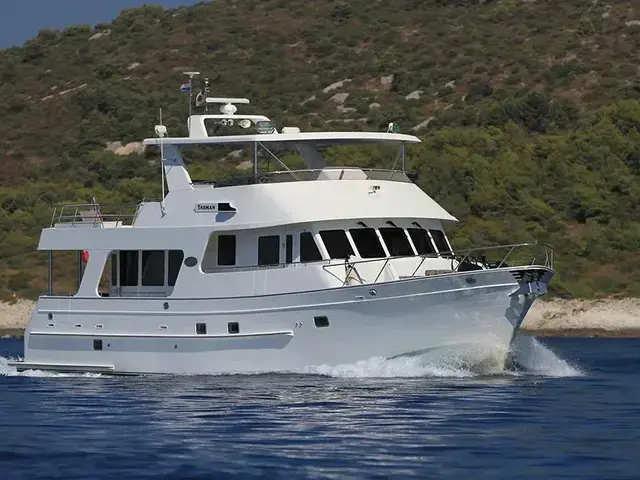 Outer Reef 650 Motoryacht