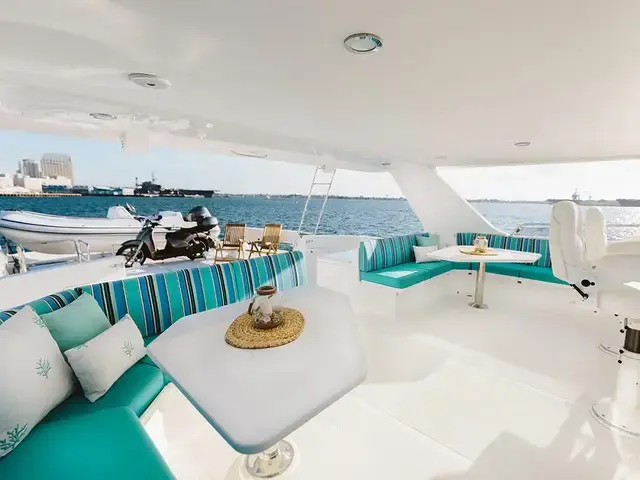 Outer Reef 880 Cockpit Motoryacht